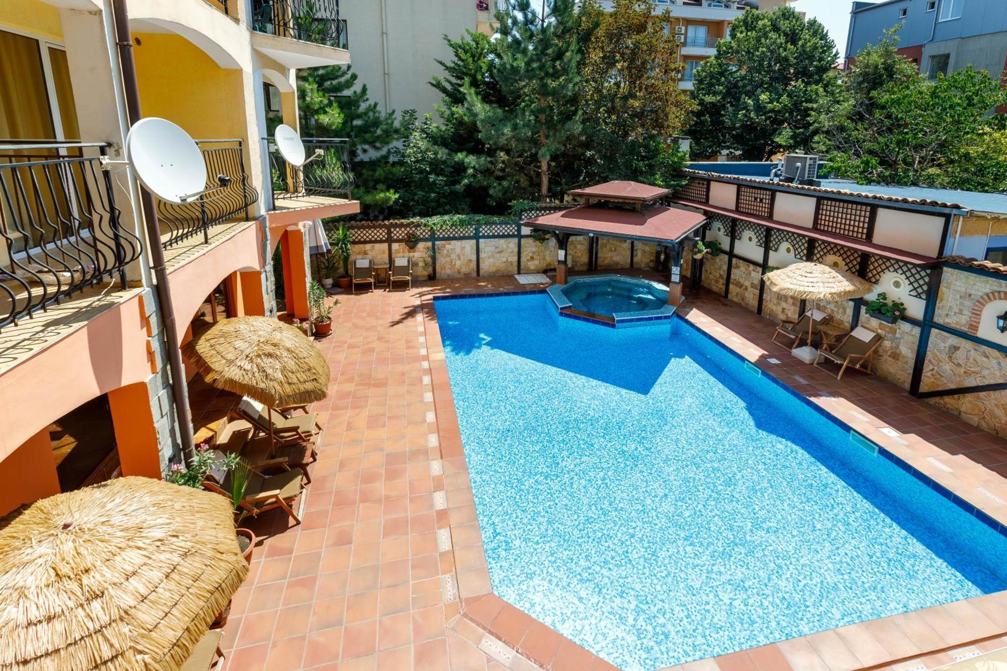Casa Del Mar Apartments Pantai Sunny Bagian luar foto